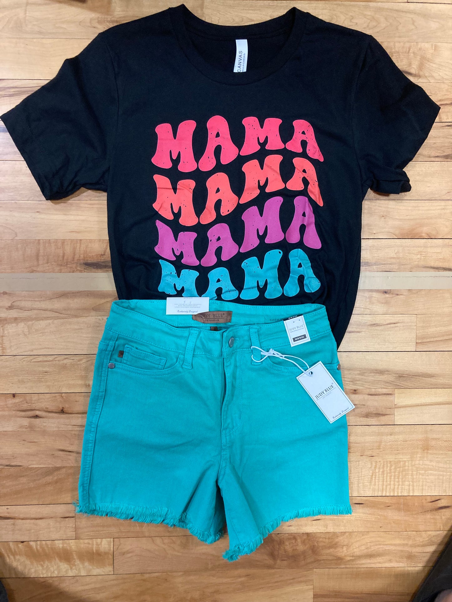 Wavy mama tee